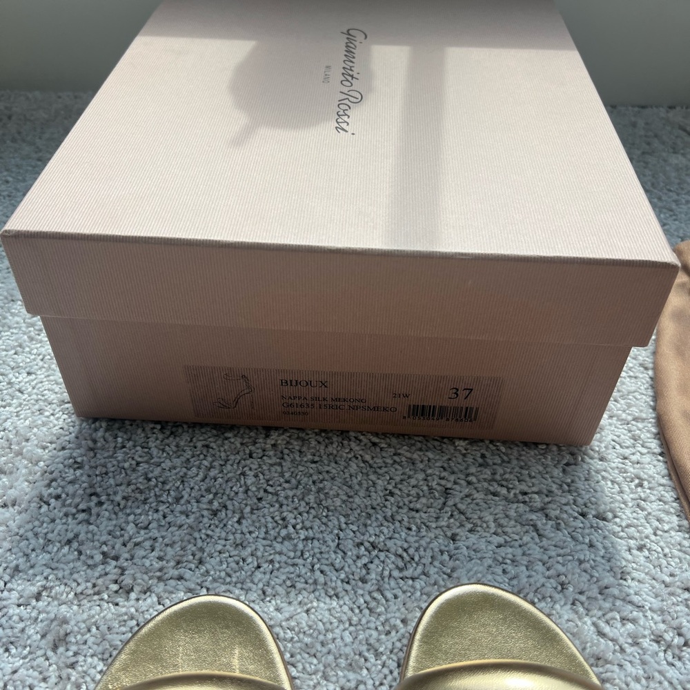 Gianvito Rossi Metallic Gold Heels - Picture 5 of 5